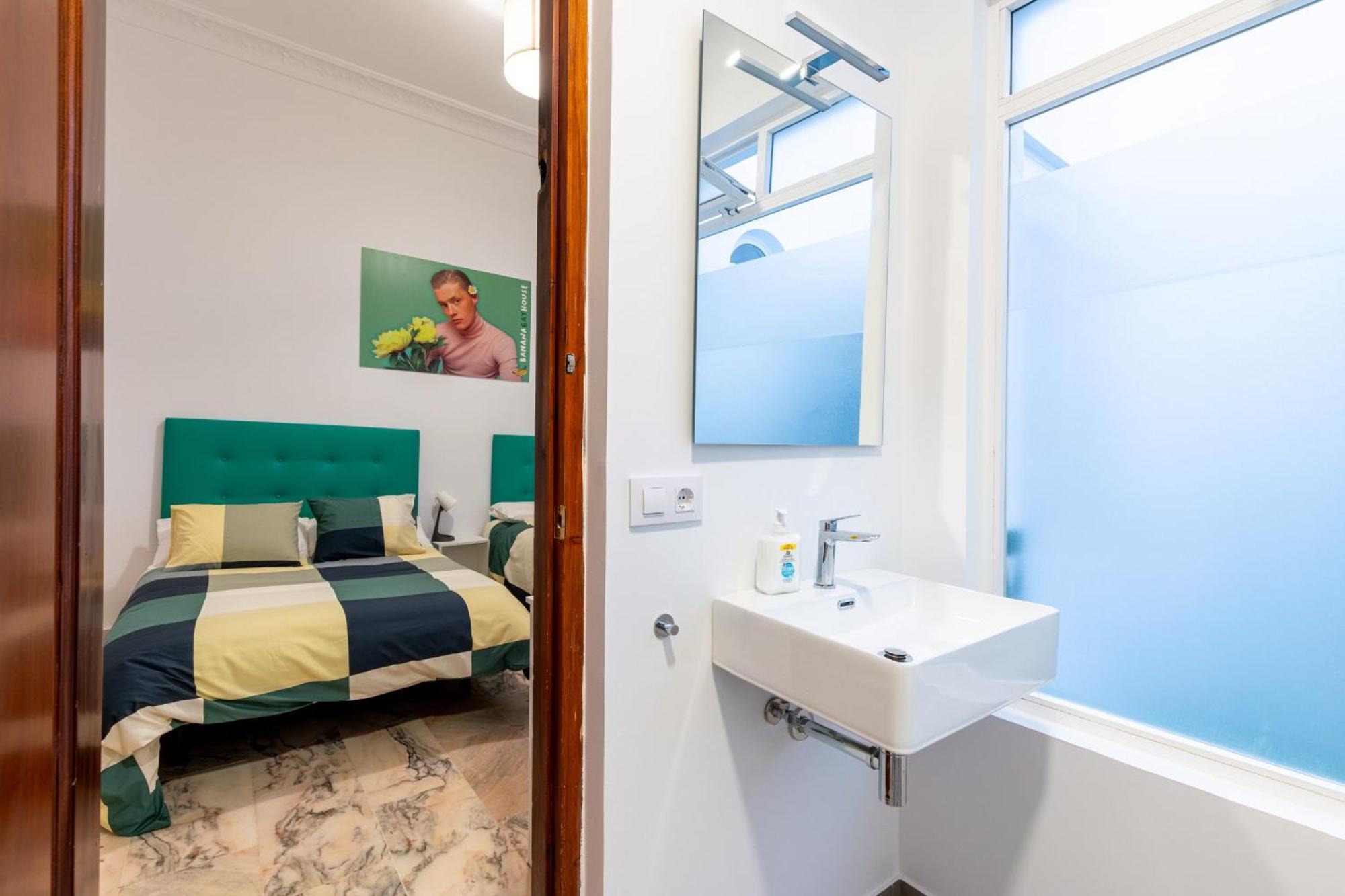 Banana Gay House - Only Men Hotel Sevilla Exterior foto