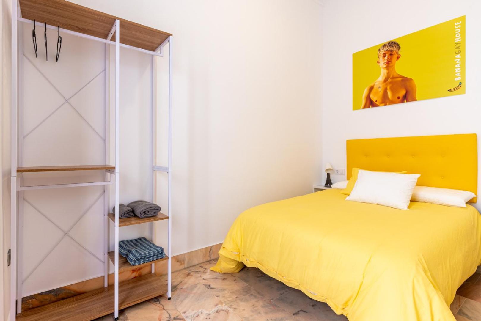 Banana Gay House - Only Men Hotel Sevilla Exterior foto